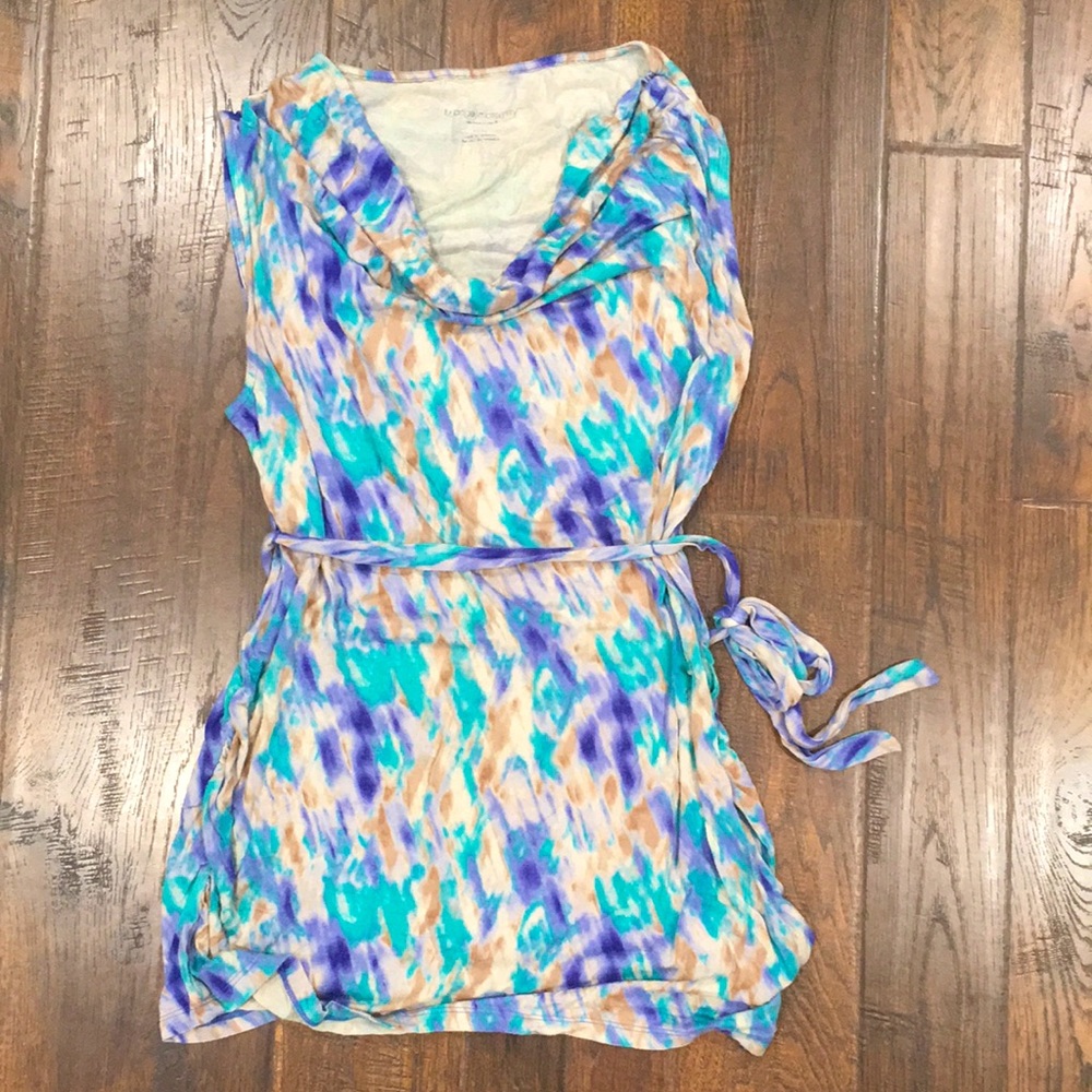 Liz Lange maternity sleeveless shirt size medium